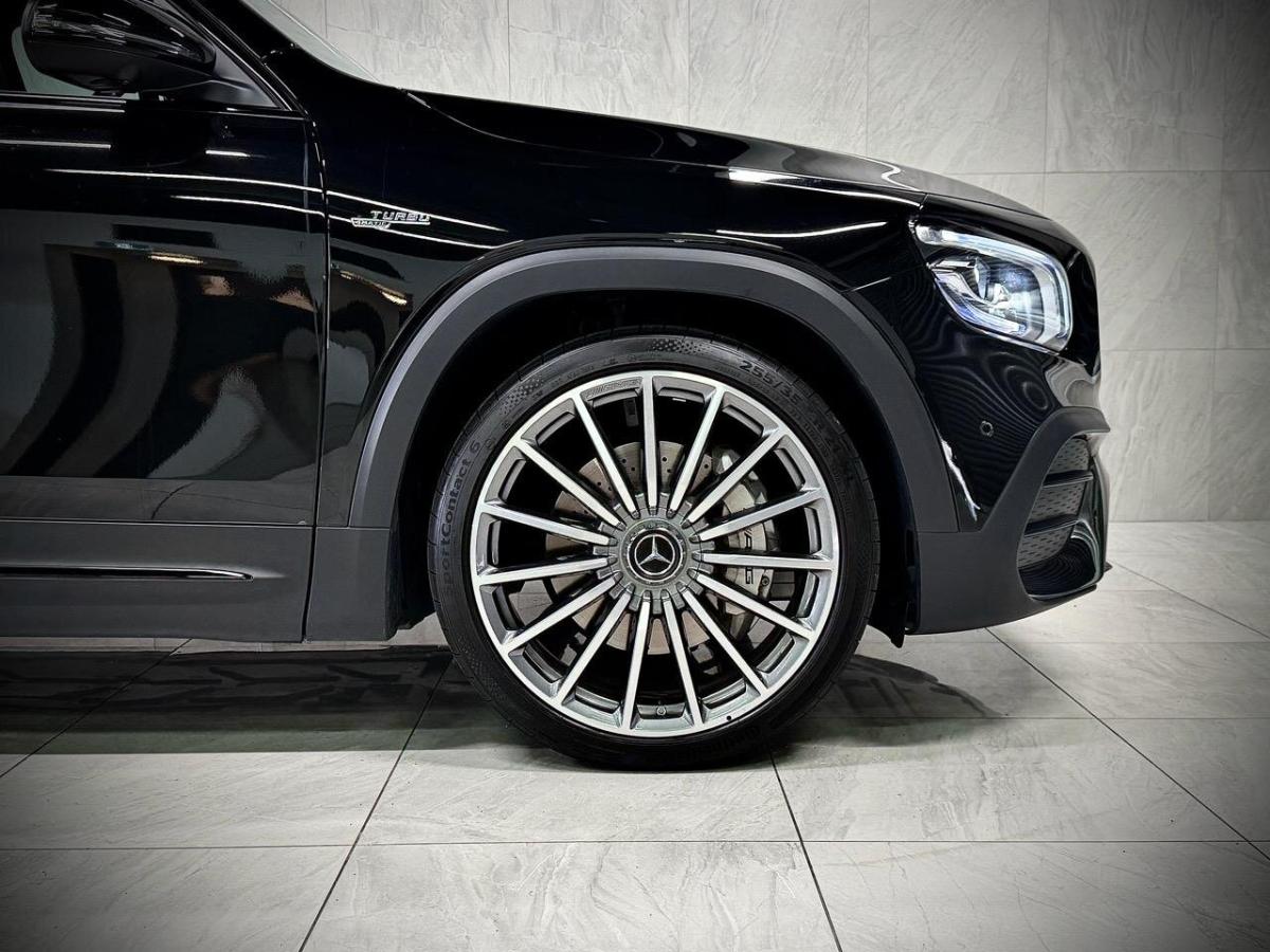 Mercedes-AMG GLB 35 photo 8